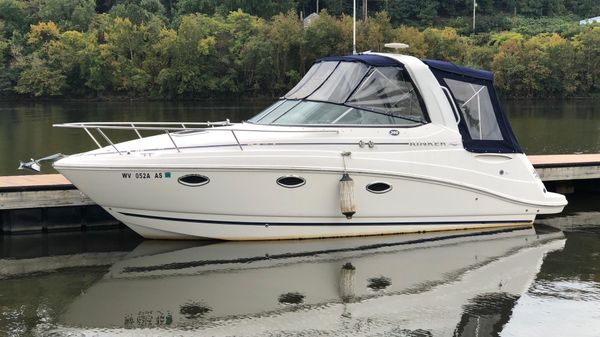 Rinker 260 Express Cruiser 