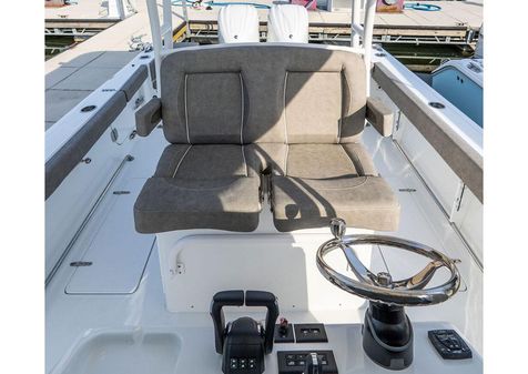 Sea-hunt GAMEFISH-28-FORWARD-SEATING image