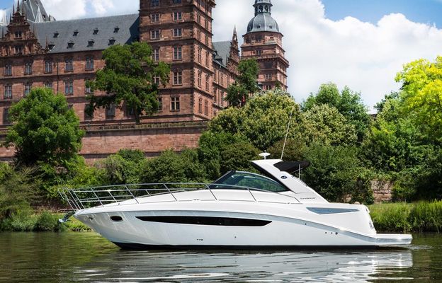 Sea Ray 355 Sundancer - main image