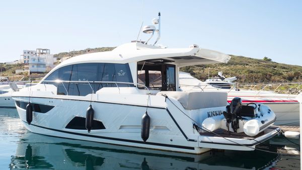 Sealine C430 