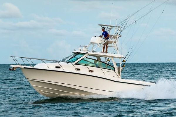 Boston Whaler 345 Conquest - main image