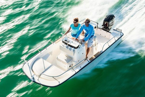 Boston Whaler 150 Montauk - main image