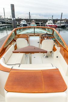 Hinckley Talaria 29 Runabout image