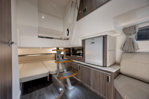 Sea Ray Sundancer 320 image