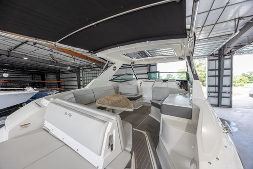 Sea Ray Sundancer 320 image