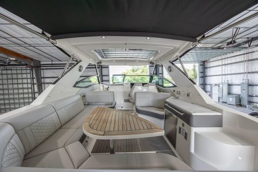 Sea Ray Sundancer 320 image