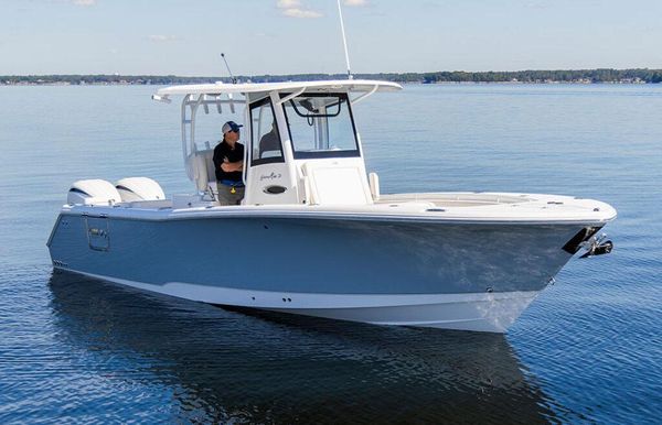 2025 Sea Hunt Gamefish 28 with Coffin Box