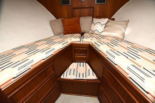 Hatteras 43 Double Cabin image