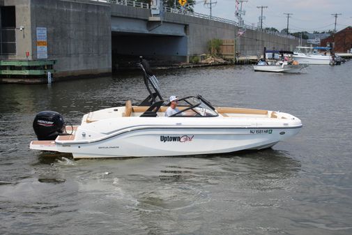 Bayliner DX2000 image