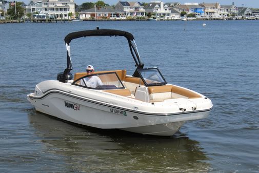 Bayliner DX2000 image