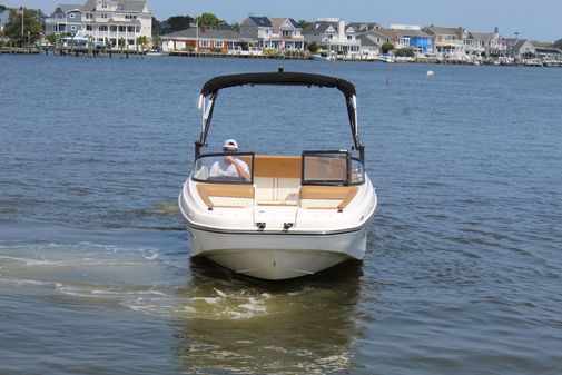 Bayliner DX2000 image