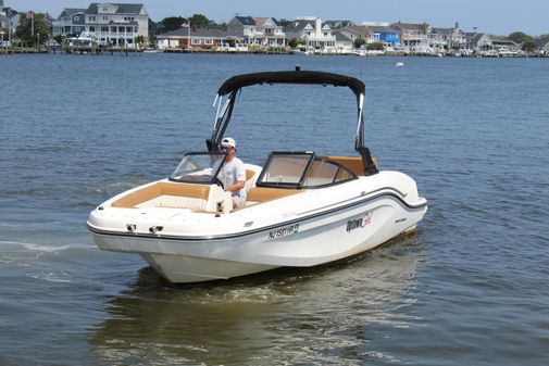 Bayliner DX2000 image