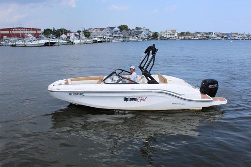 Bayliner DX2000 image