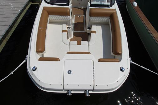 Bayliner DX2000 image