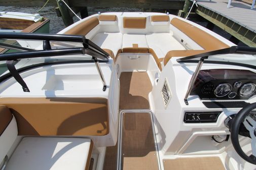 Bayliner DX2000 image