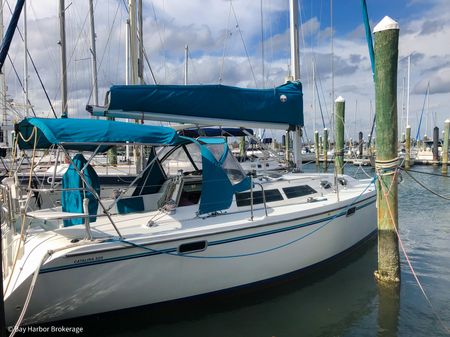 Catalina 320 image