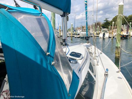 Catalina 320 image