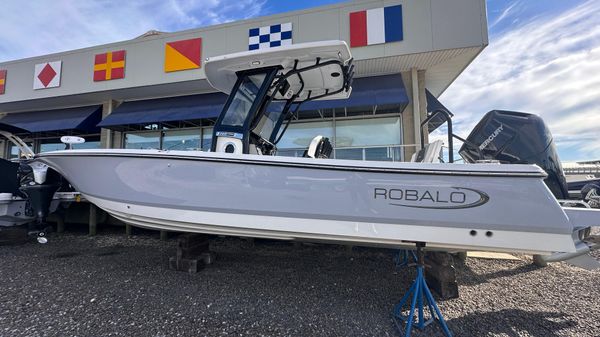Robalo 266 Cayman