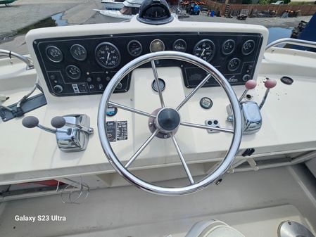 Silverton 40 Aft Cabin image