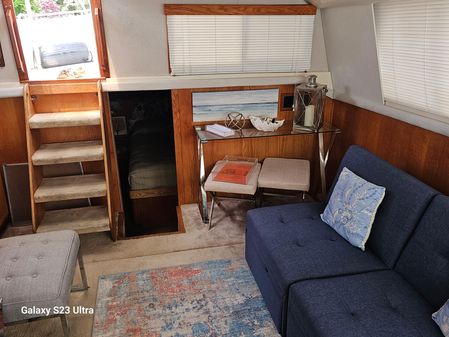 Silverton 40 Aft Cabin image