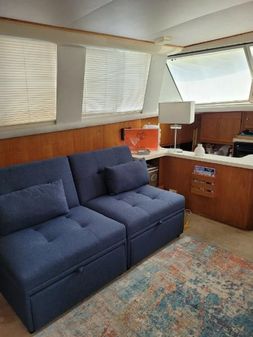 Silverton 40 Aft Cabin image