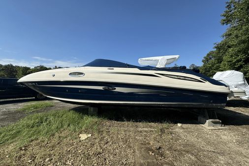 Sea Ray 260 Sundeck image