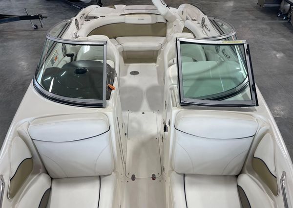 Rinker CAPTIVA-246-BR image