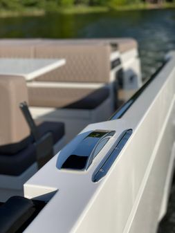 De Antonio Yachts D32 OPEN image