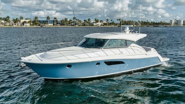 Tiara Yachts 44 Coupe 