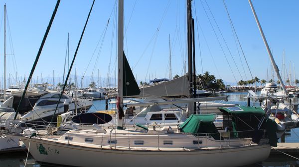Island Packet 40