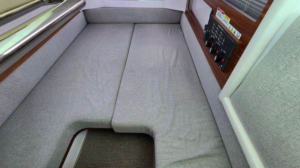 Axopar 28 AFT CABIN image