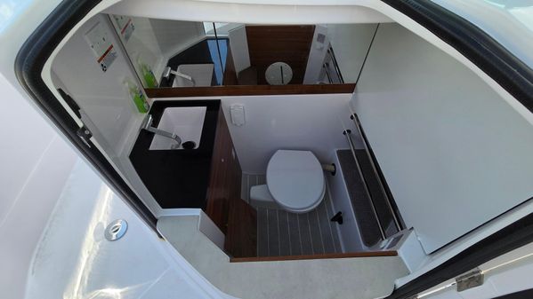 Axopar 28 AFT CABIN image