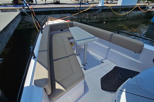 Axopar 28 AFT CABIN image