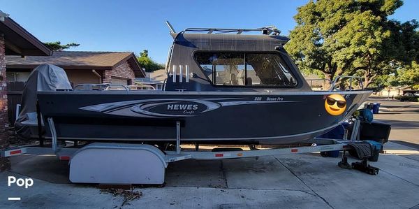 Hewes Ocean Pro 220 image