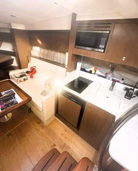 Sea Ray Sundancer 350 Coupe image