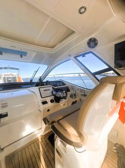 Sea Ray Sundancer 350 Coupe image