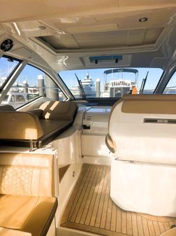 Sea Ray Sundancer 350 Coupe image