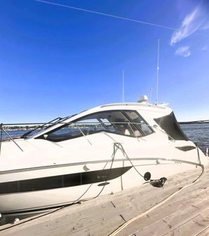 Sea Ray Sundancer 350 Coupe image