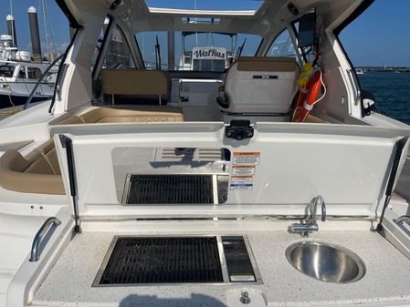 Sea Ray Sundancer 350 Coupe image