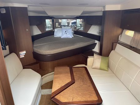 Sea Ray Sundancer 350 Coupe image