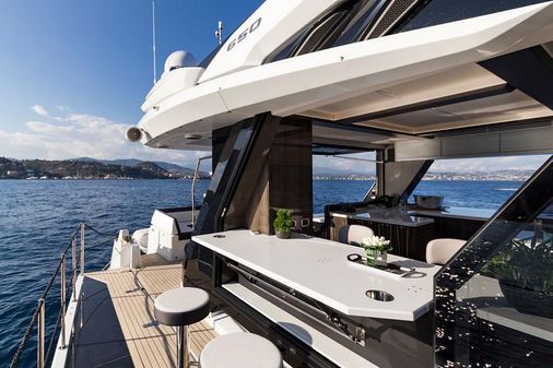 Galeon 650 Sky image