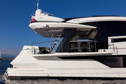 Galeon 650 Sky image