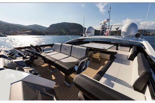 Galeon 650 Sky image