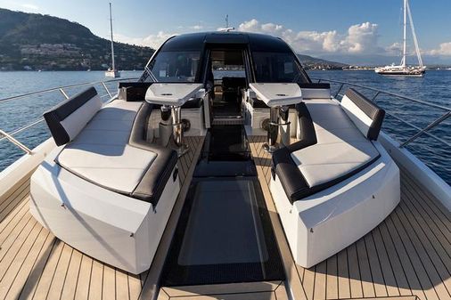 Galeon 650 Sky image