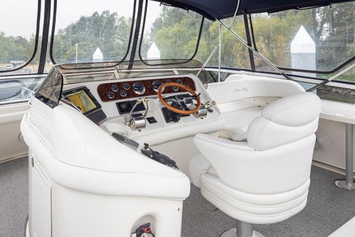 Sea Ray 450 Express Bridge image