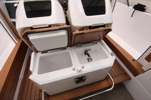 Axopar 28 CABIN image