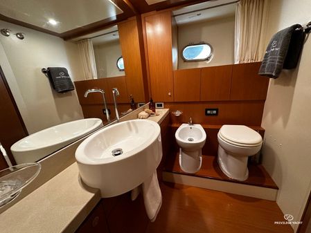 Ferretti Yachts 630 image