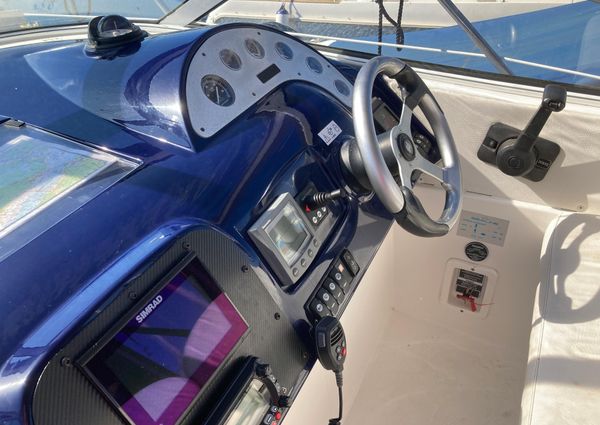 Sealine S23 Sports Cruiser image