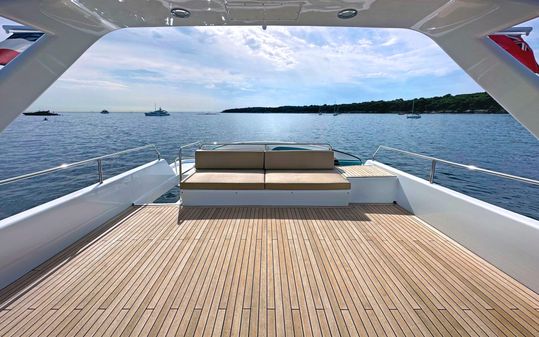 Heesen flybridge image