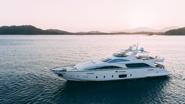 Azimut 105